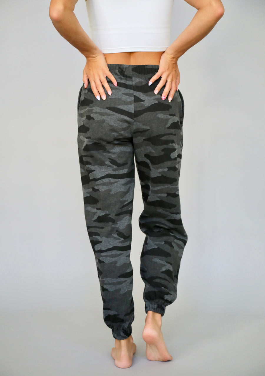 Relax Fit Joggers In Camo Black